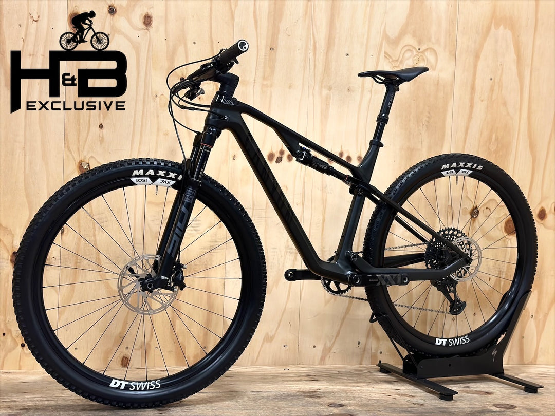 Canyon Lux CF SLX 29 inch mountain bike Refurbished Used bike