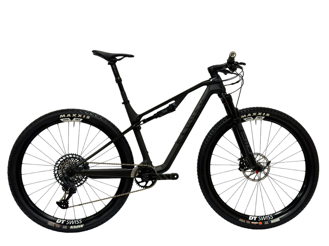 Canyon Lux CF SLX 29 inch mountain bike Refurbished Used bike