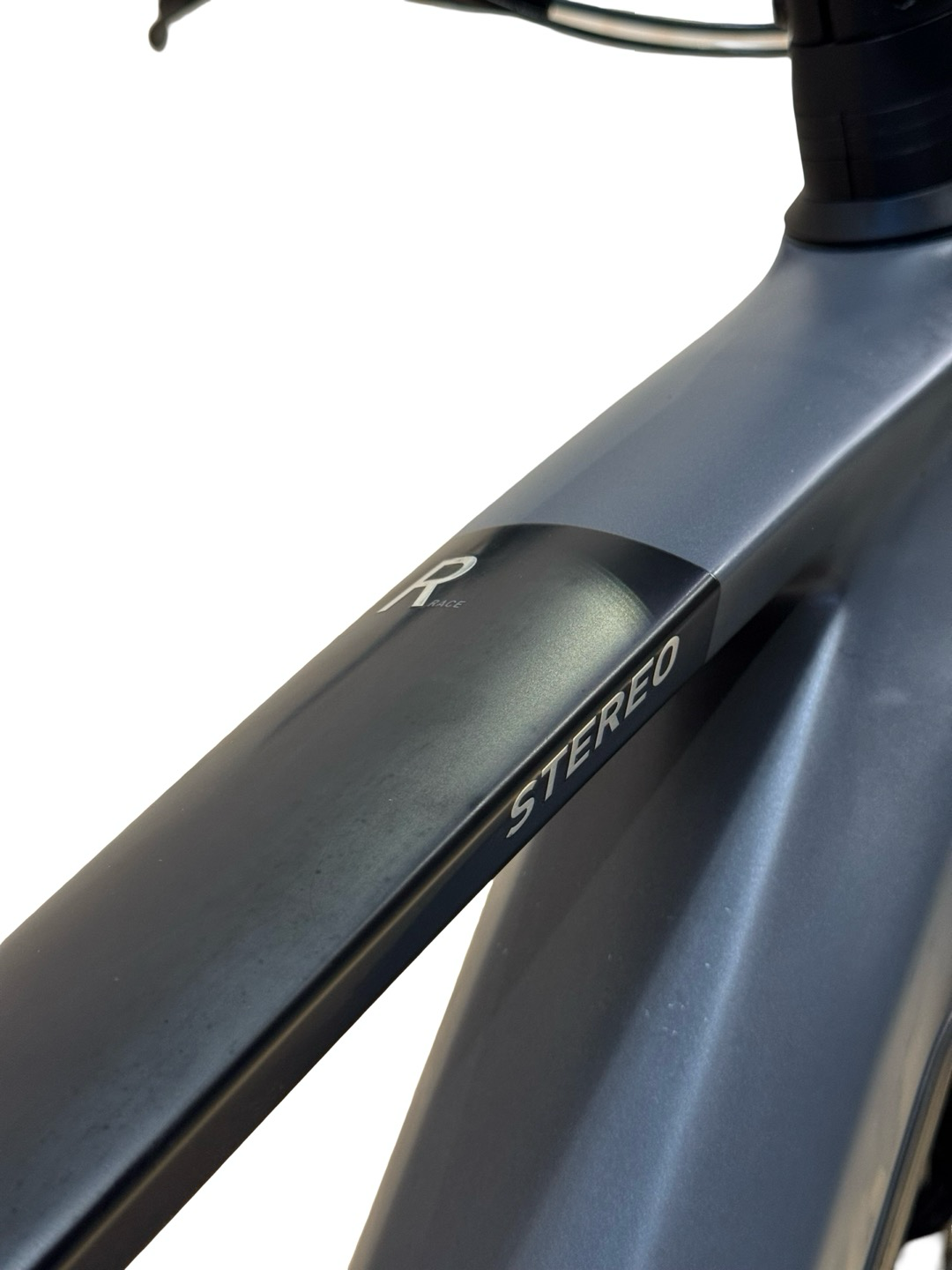 Cube Stereo Hybrid 140 HPC Race 750 29 tommer el-terrengsykkel Oppusset Brukt sykkel