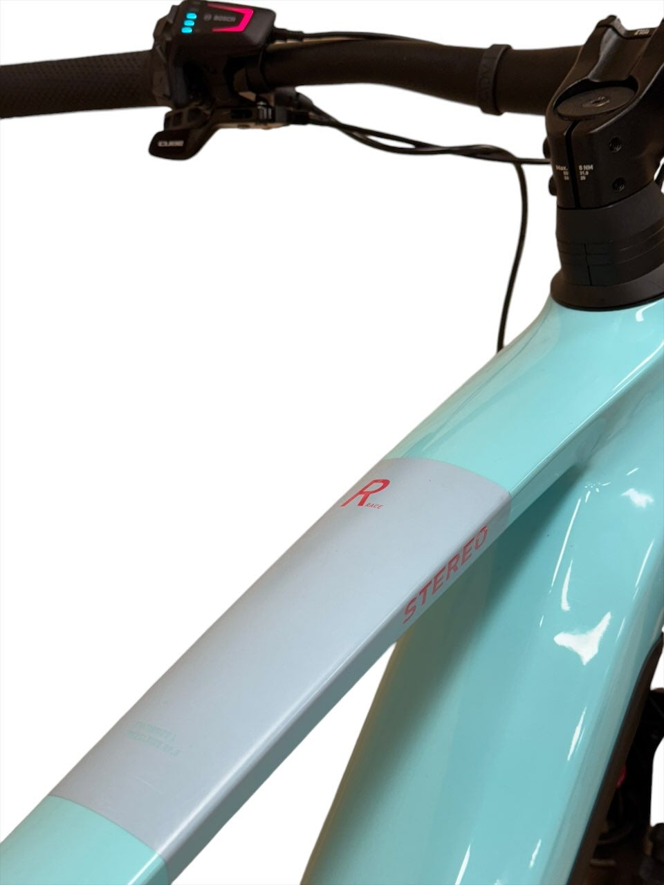 stereo hybrid 160 hpc race 750 27.5 Cube Stereo Hybrid 160 HPC Race 750 27.5 inch E-Mountainbike – H&B Exclusive