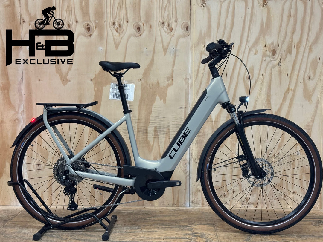 e bike touring cube Cube Touring Hybrid Pro 625 E-Bike Generalüberholt aus zweiter Hand E-Bike – H&B Exclusive