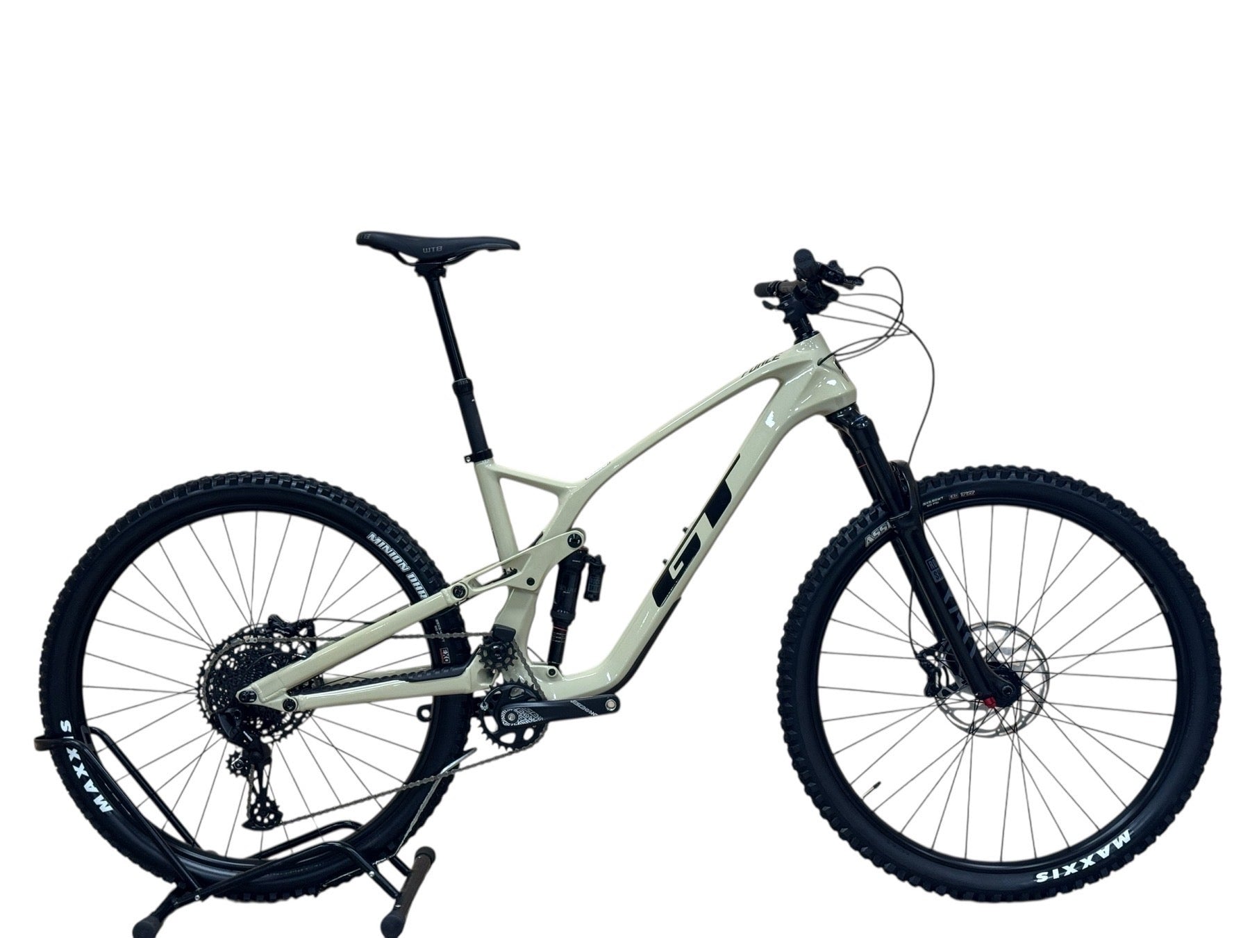 GT Force Carbon Elite 29 inch mountain bike Used | Refurbished