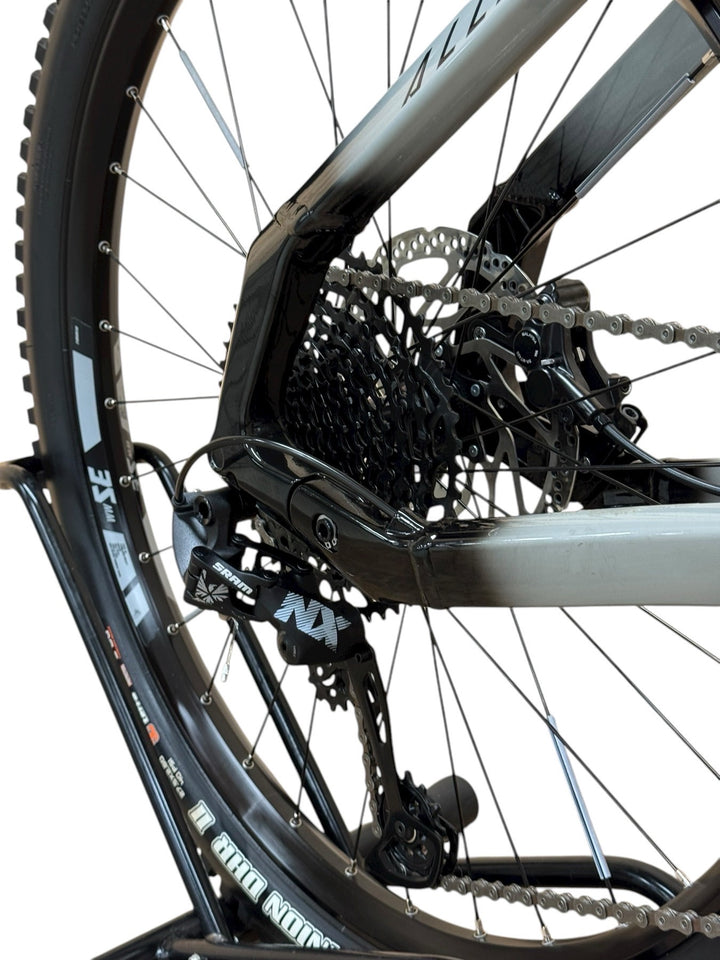 Haibike AllMtn CF 9 E-Mountainbike Refurbished Gebruikte fiets