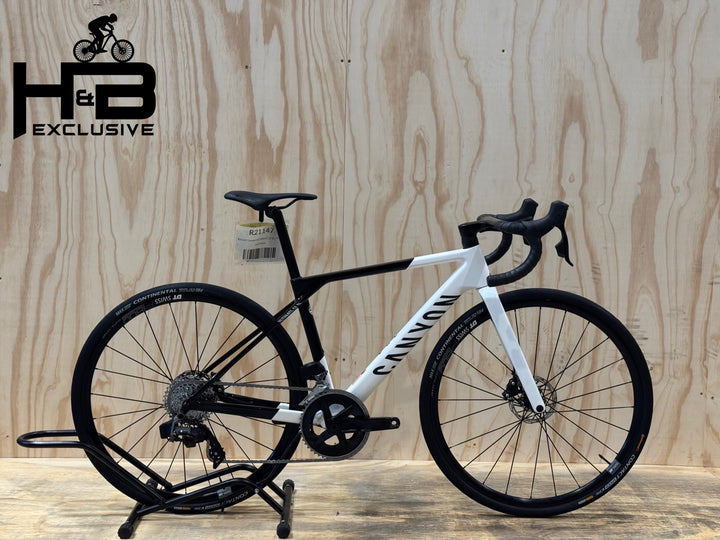 Canyon Ultimate CF SL 7 eTap Състезателен мотор
