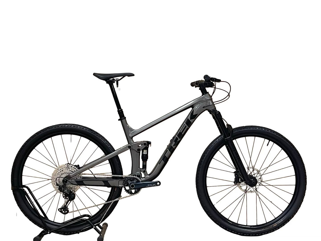 Trek Top Fuel 8 29 tuumaa maastopyörä