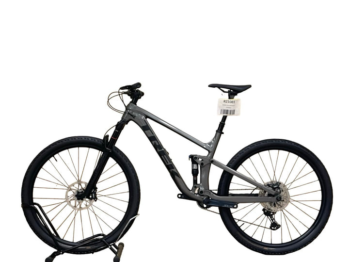 Trek Top Fuel 8 29 tuumaa maastopyörä