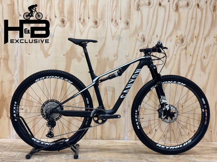 Canyon Lux CF 7 29 inch mountainbike