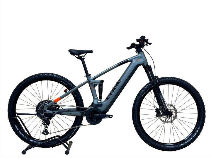 <tc>Cube</tc> <tc>Stereo</tc> <tc>Hybrid</tc> <tc>Pro</tc> 750 29 Zoll E-Mountainbike