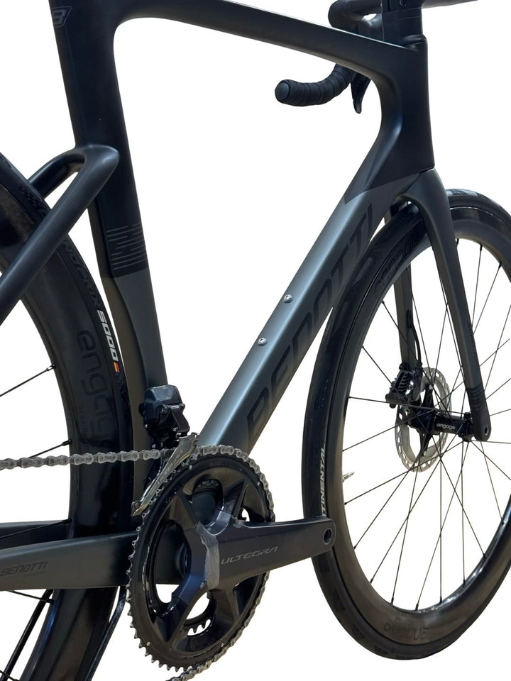 Benotti Fuoco Aero Disc racer cykel