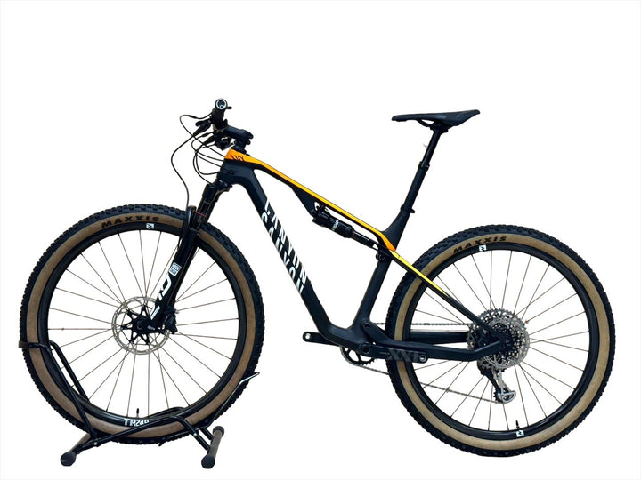 <tc>Canyon</tc> Lux CF SLX 9.0 Race Limited 29 инча планински велосипед