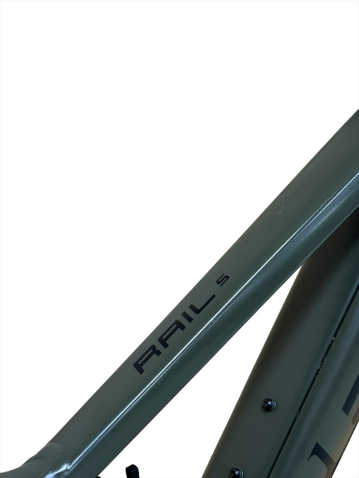 <tc>Trek</tc> <tc>Rail</tc> 5 625 29 inch E-Mountain Bike