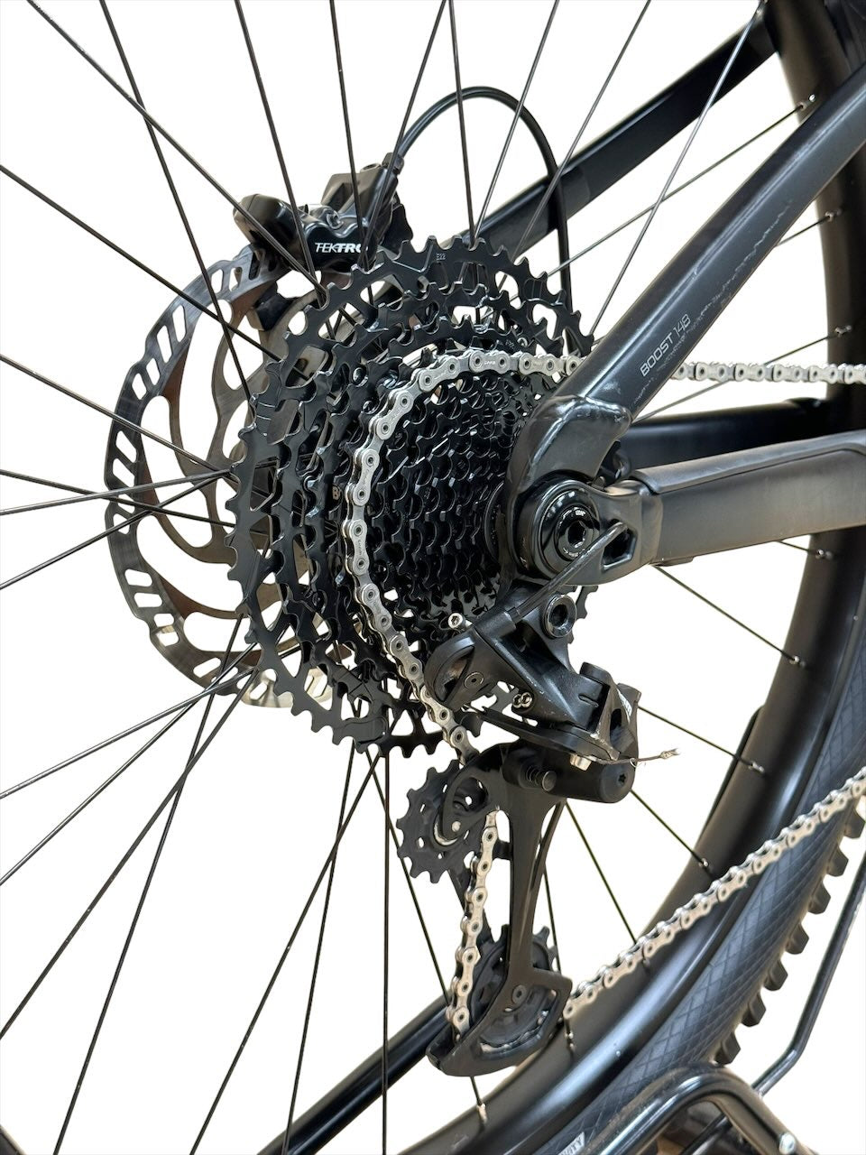 <tc>Trek</tc> <tc>Rail</tc> 5 625 29 inch E-Mountain Bike
