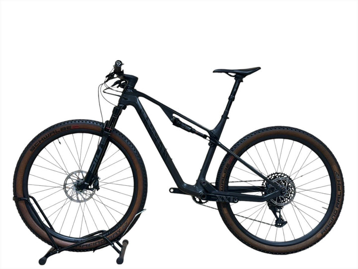 Canyon Lux CF 9 SLX 29 inch mountain bike