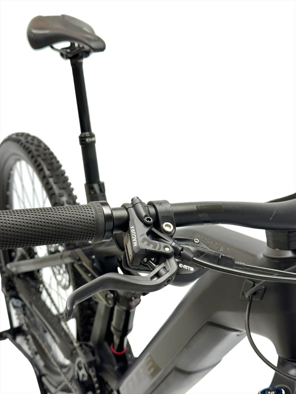 <tc>Cube Stereo Hybrid 140 Race 625 29 cali elektryczny rower górski</tc>