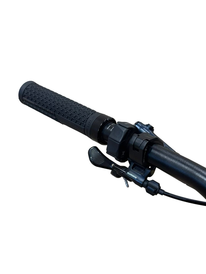Canyon Spectral:ON CF 8 E-maastopyörä