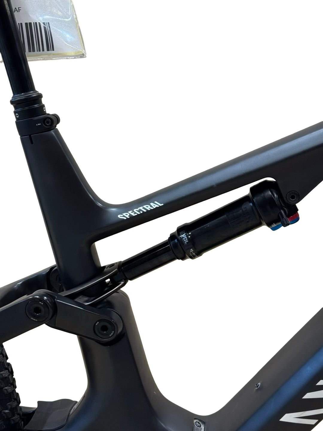Canyon Spectral:ON CF 8 E-maastopyörä