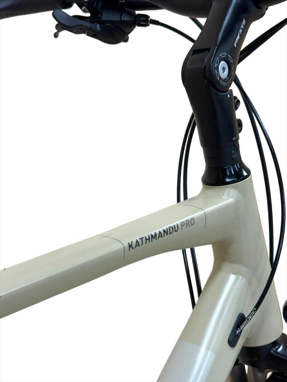 <tc>Cube Kathmandu Pro 28 palcový Trekkráľsky bicykel</tc>