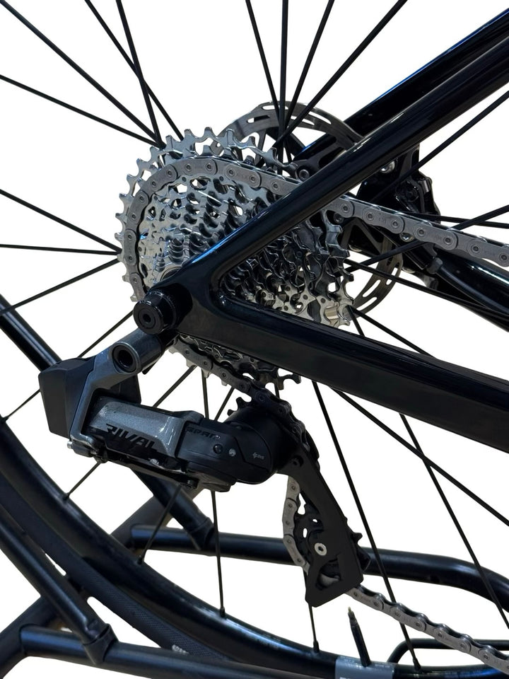 Canyon Ultimate CF SL 7 eTap Състезателен мотор