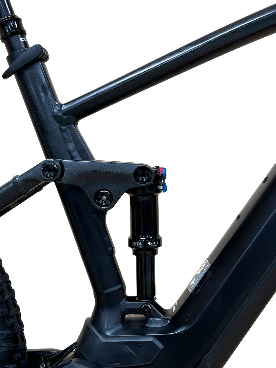 <tc>Cube</tc> <tc>Stereo</tc> <tc>Hybrid</tc> 120 SLT 750 29 tums E-Mountainbike