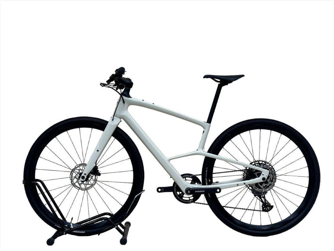 <tc>Specialized Sirrus X 5.0 28 Trek kongesykkel </tc>