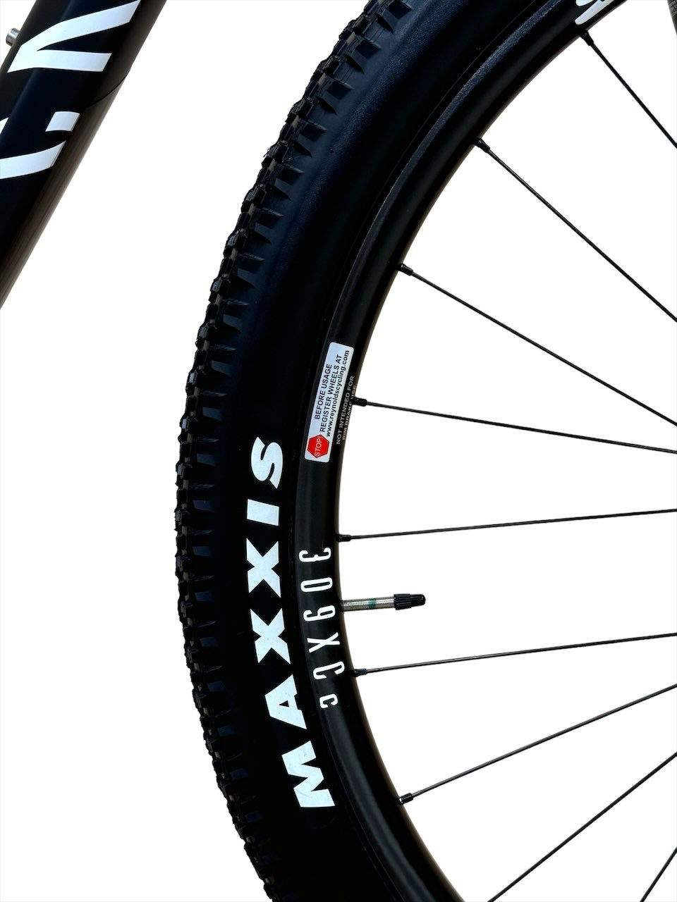 Canyon Lux CF 29 inch mountain bike Refurbished Used bike – H&B