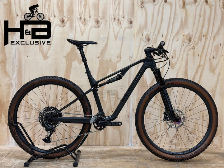 Canyon Lux CF 9 SLX 29 inch mountain bike